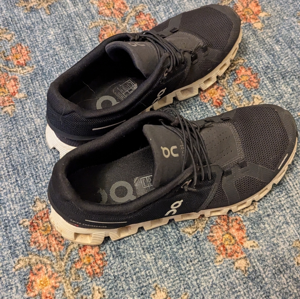ON cloud 5 running shoes